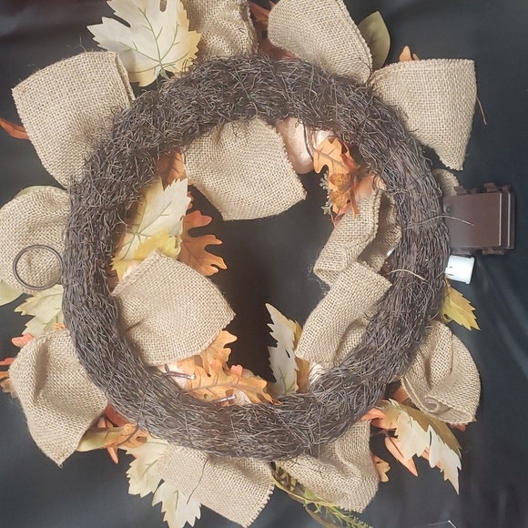 The Farmhouse Rachel Ashwell NWT Pumpkins Fall Leaves Light-up Wreath - Picture 6 of 7